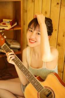 《兼职工作的女孩》